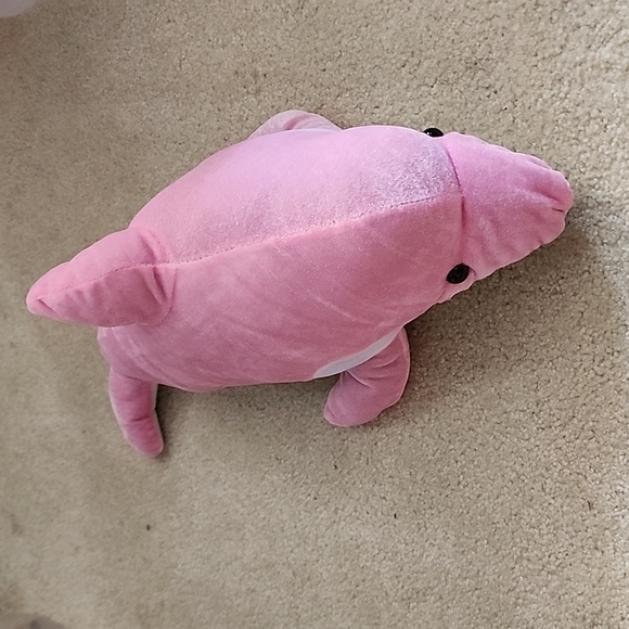 Pink dolphin - Picture 2 of 4